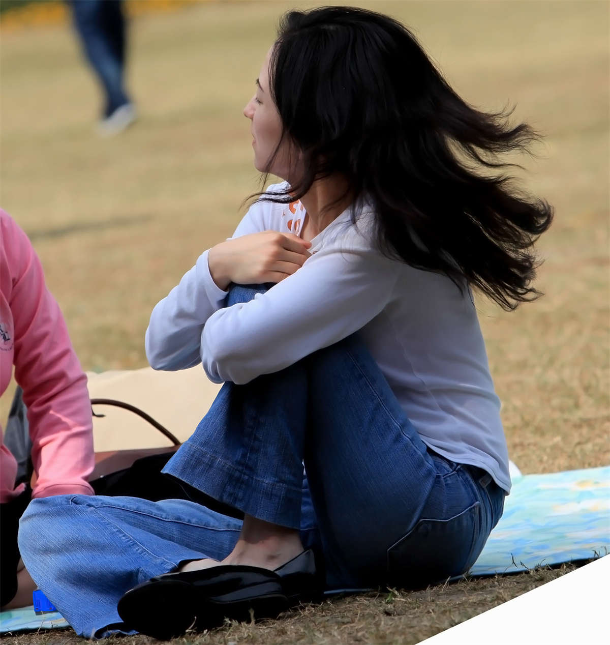 图片[2]-踏青公园街拍系列No.1276 大家都来点红心——对一位漂亮妈妈的耐心守候-日更街拍