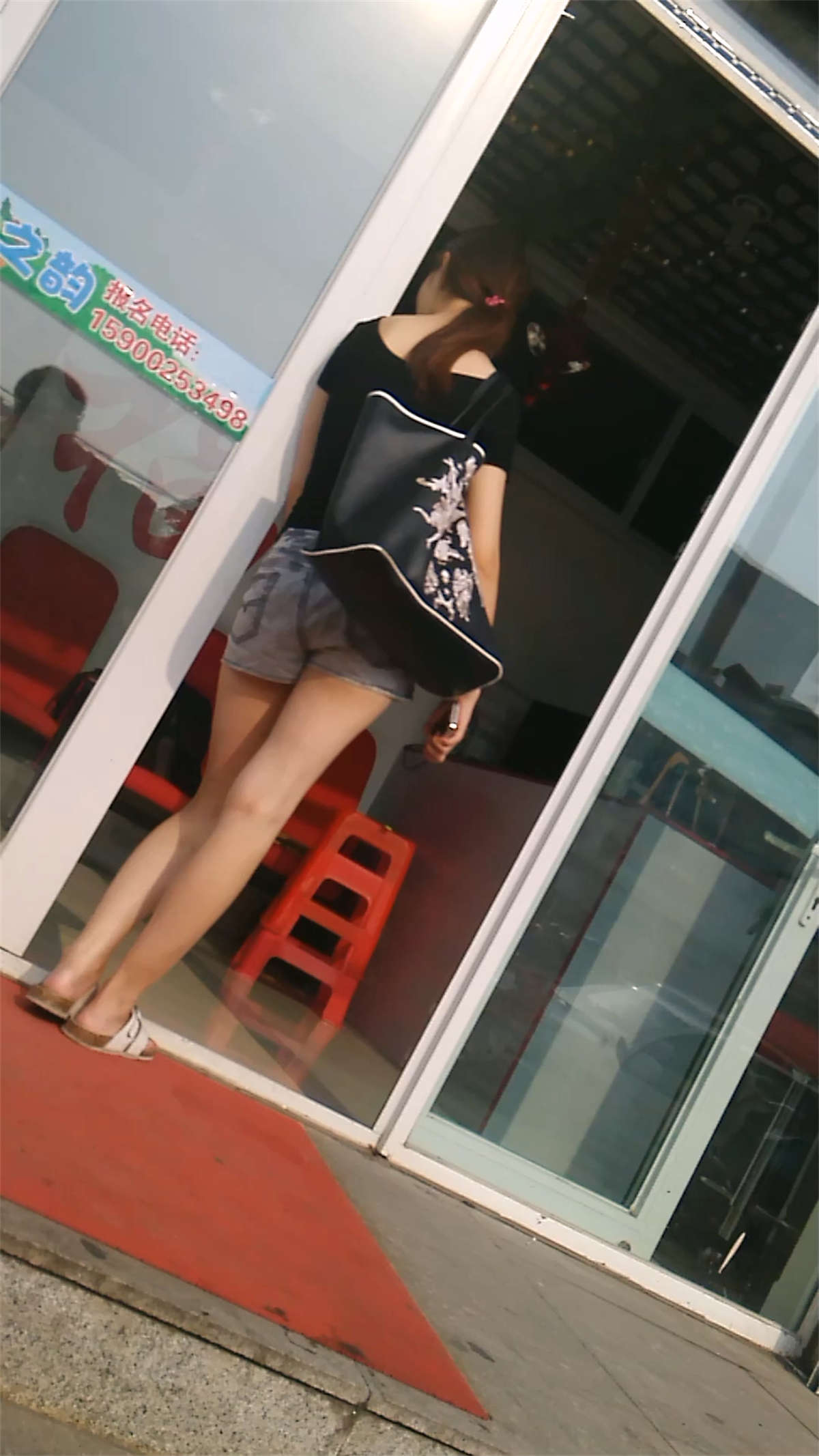 图片[2]-坐出租的时候拍到漂亮美眉-日更街拍