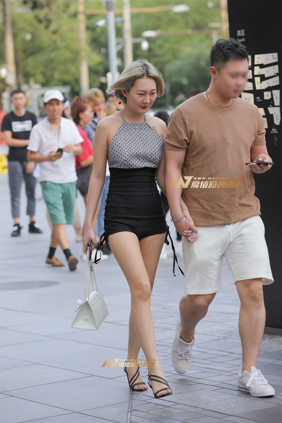 【视觉冲击赛帖】美背，性感肚兜女友-日更街拍