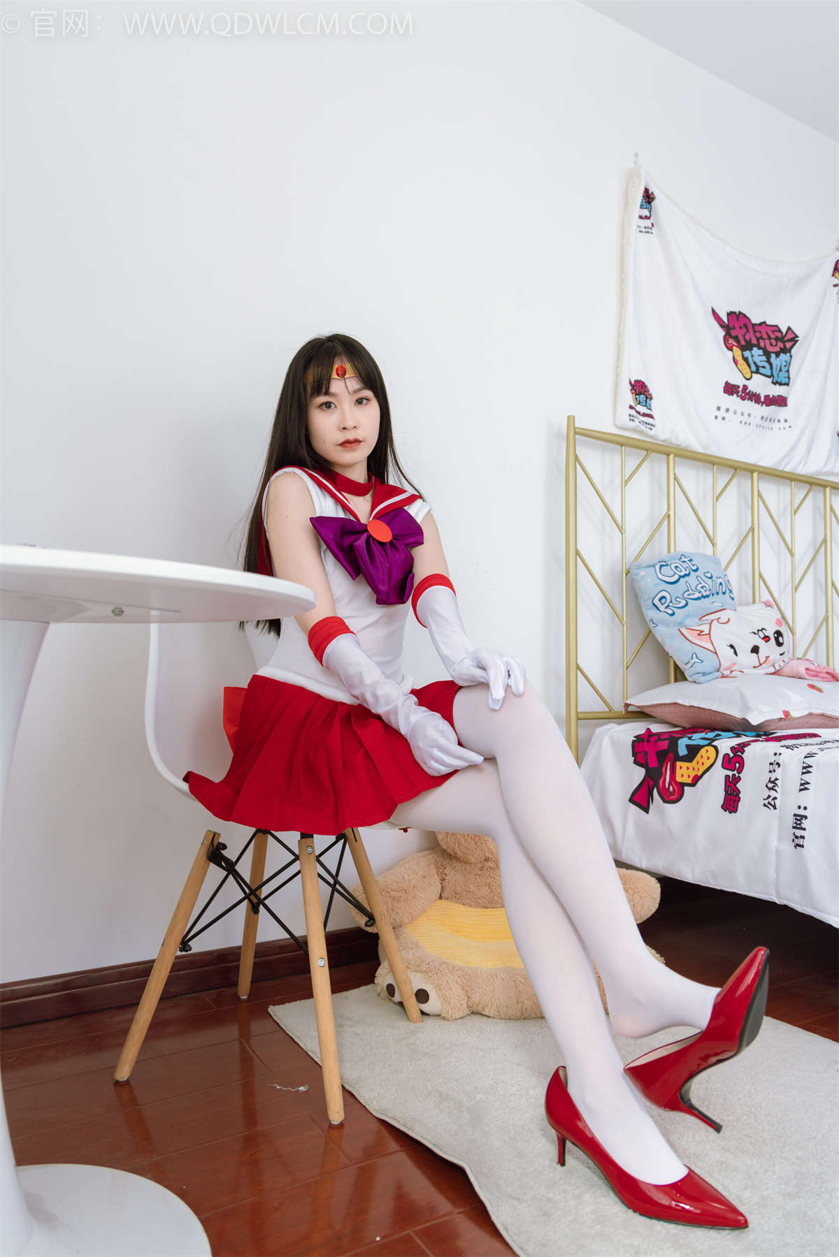 物恋传媒 NO.2373 兮兮-cos制服、高跟鞋、厚白丝-日更街拍