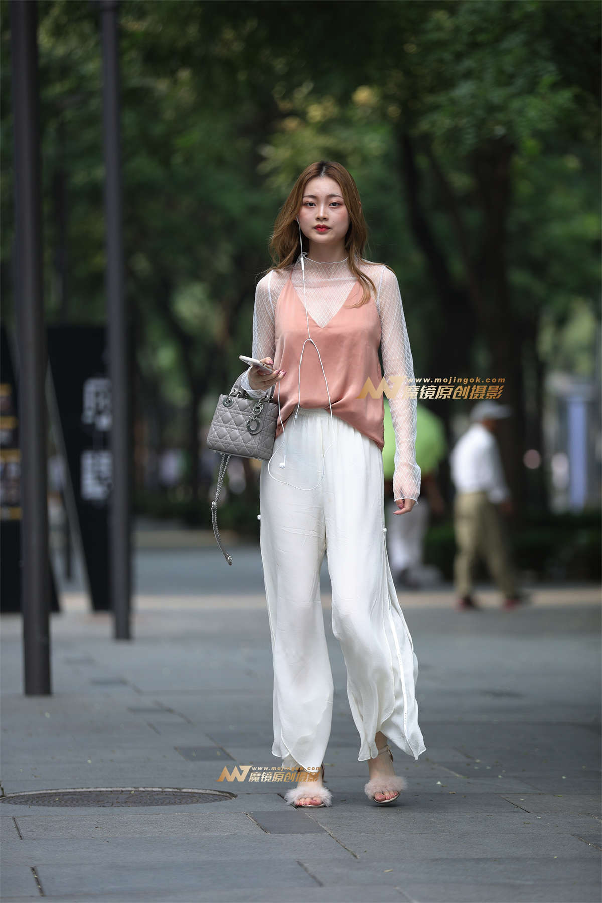 【视觉冲击赛帖】魅力倩影，高挑的小姐姐-日更街拍