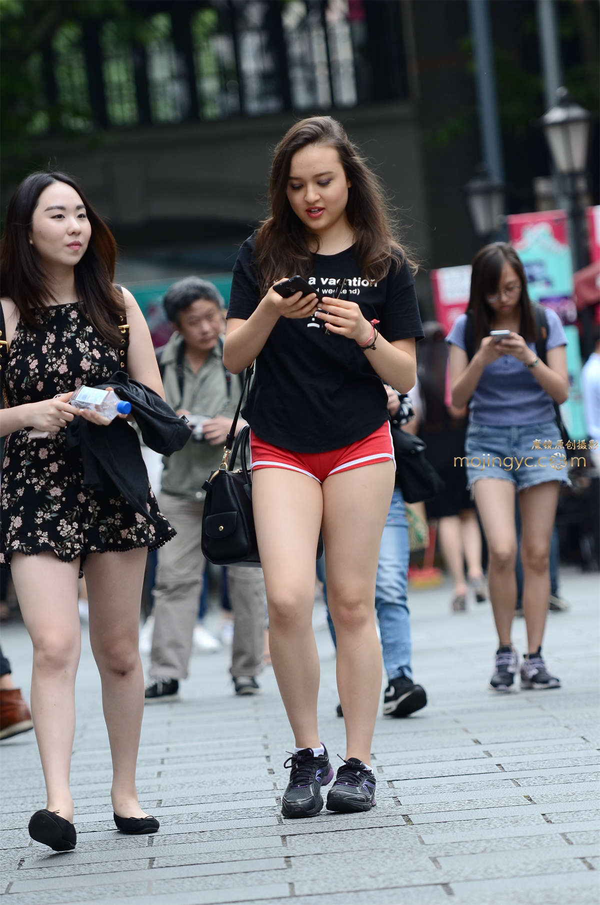 【验证街拍大赛NO.2】神摄手参赛36 红色小短裤（17P）-日更街拍