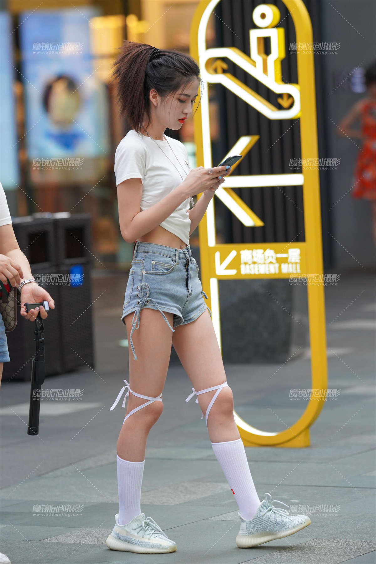 热裤女孩-日更街拍