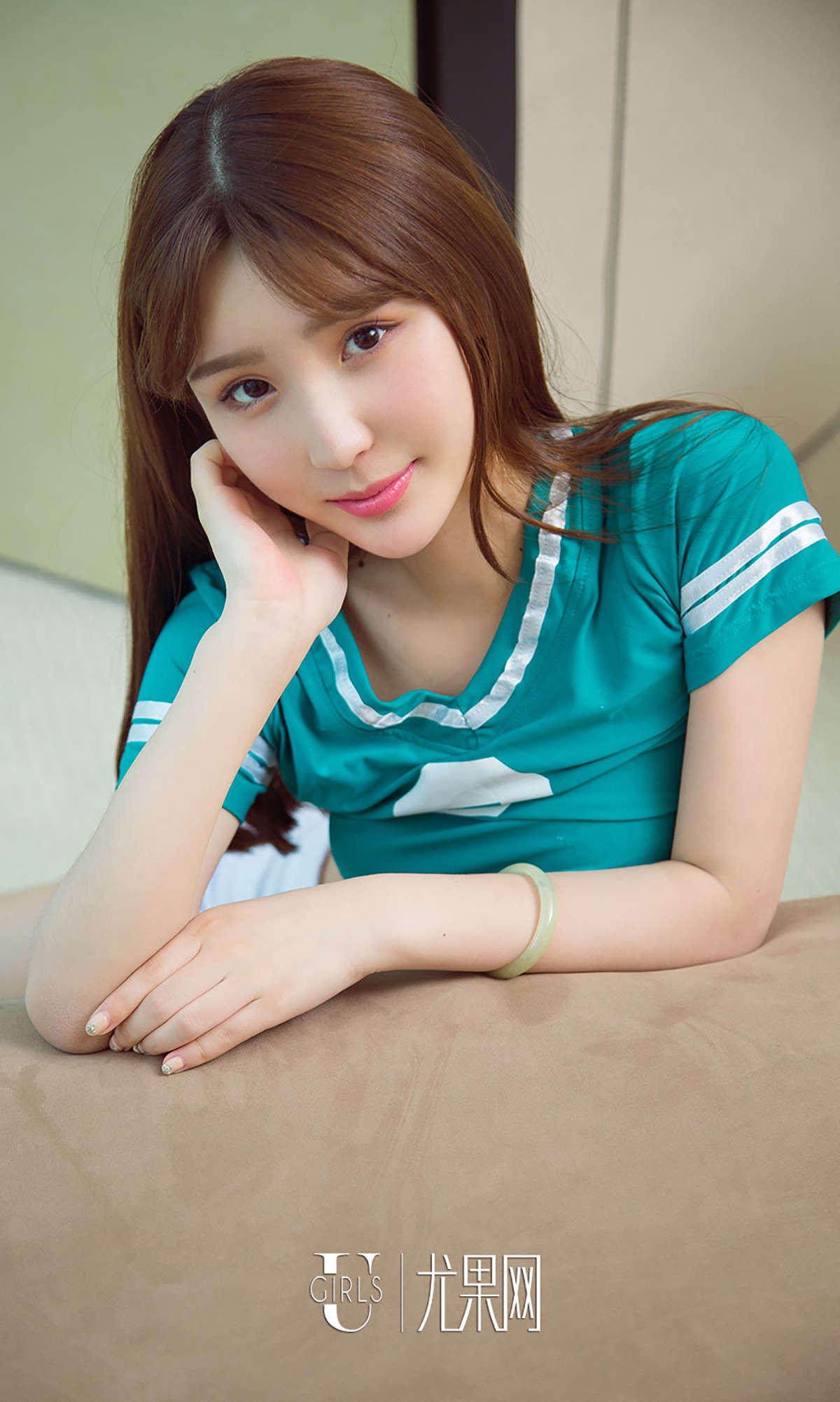 Ugirls爱尤物 NO.749 唯依一青涩回忆-日更街拍