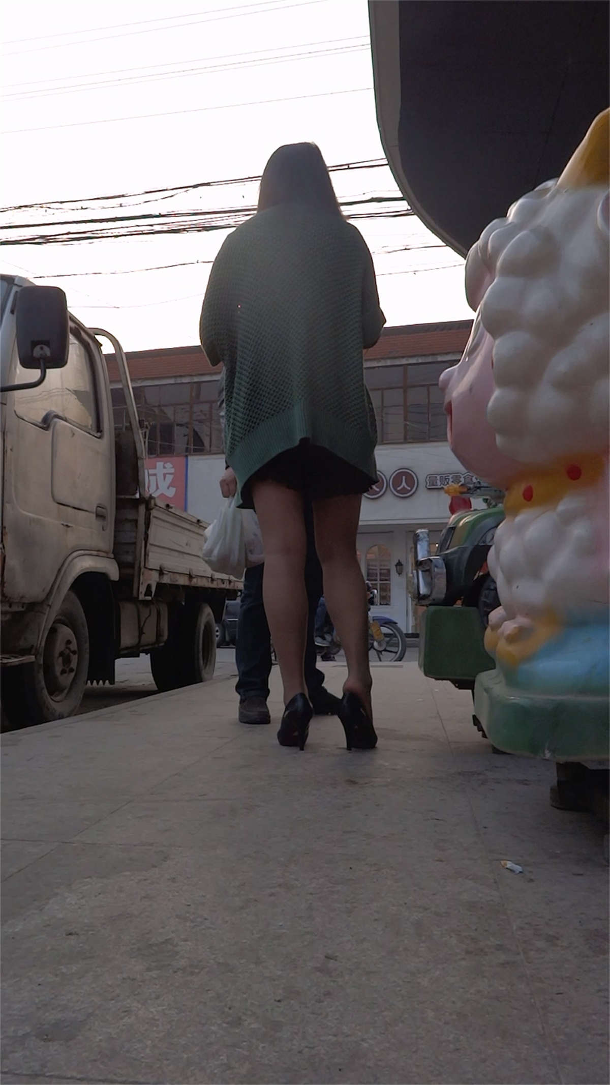 图片[2]-肉丝美腿-日更街拍