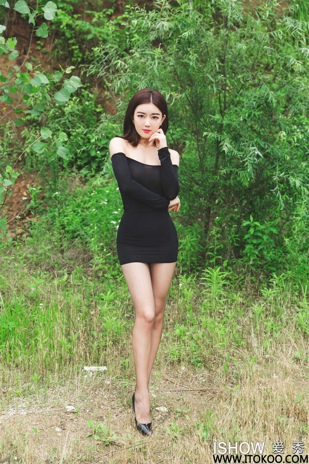 ISHOW爱秀 2019.04.13 NO.192 林琳Caroline-日更街拍