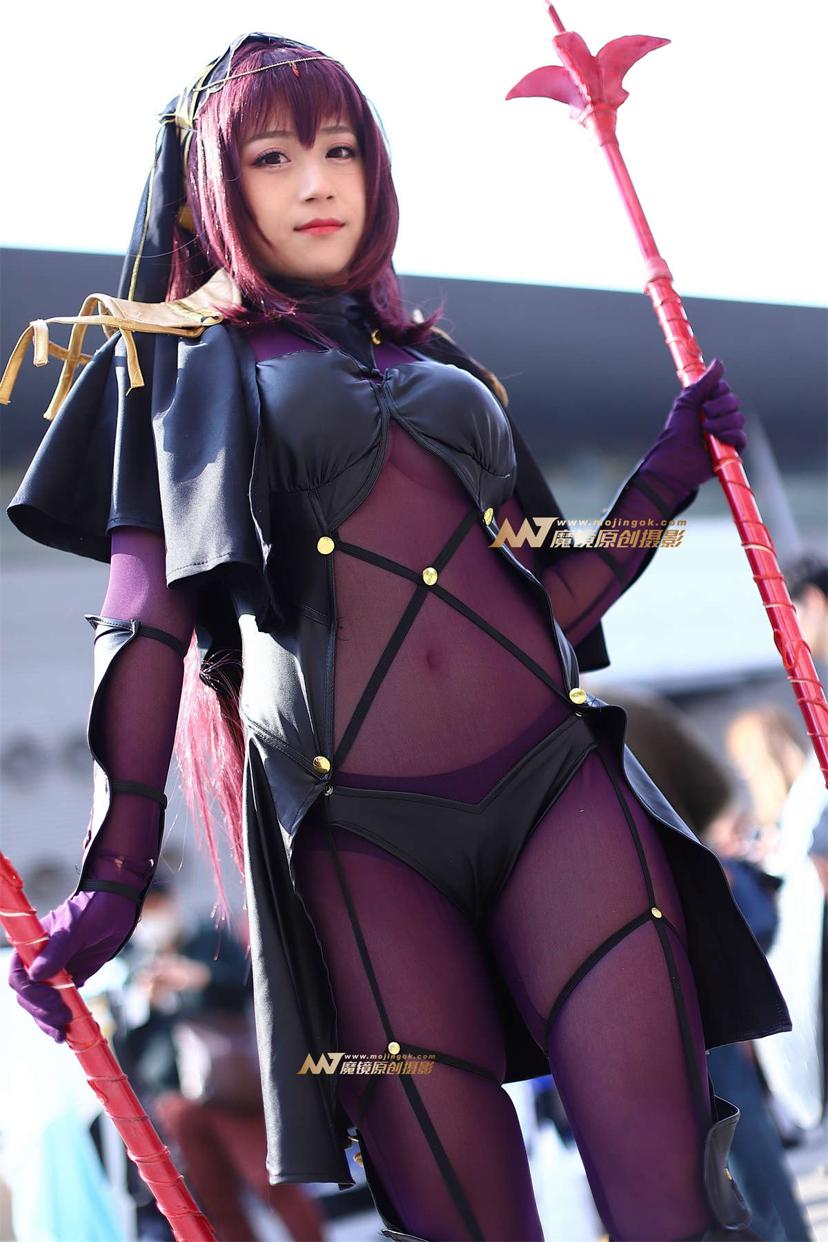 紫色系手持双枪Coser-日更街拍