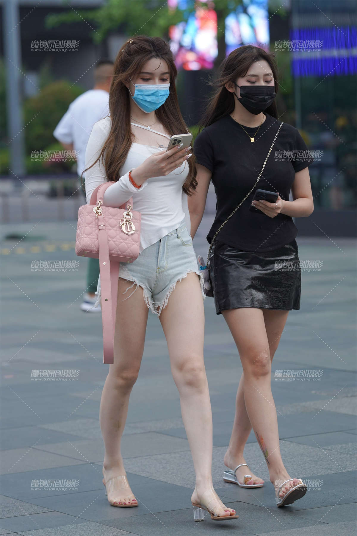 热裤大白腿-日更街拍