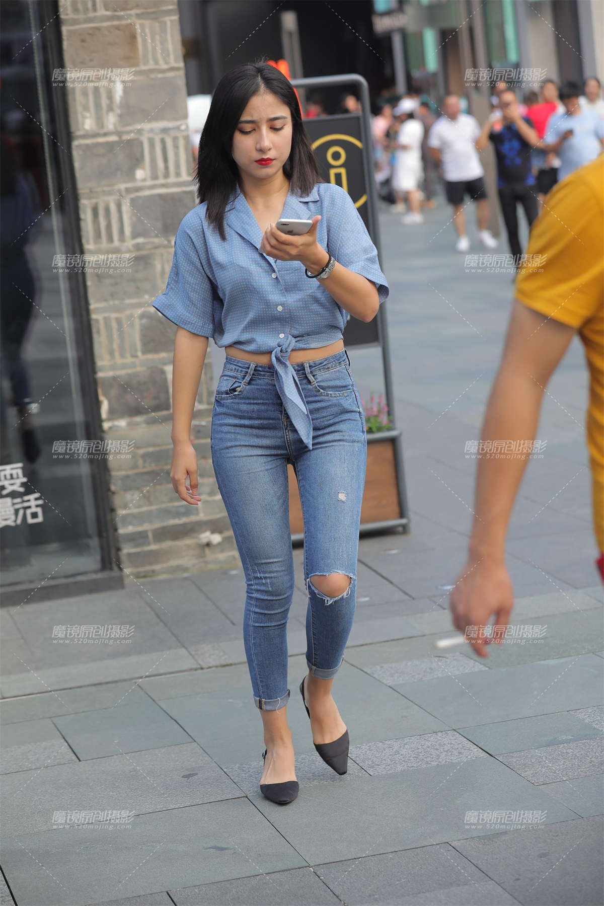 完美紧牛-日更街拍