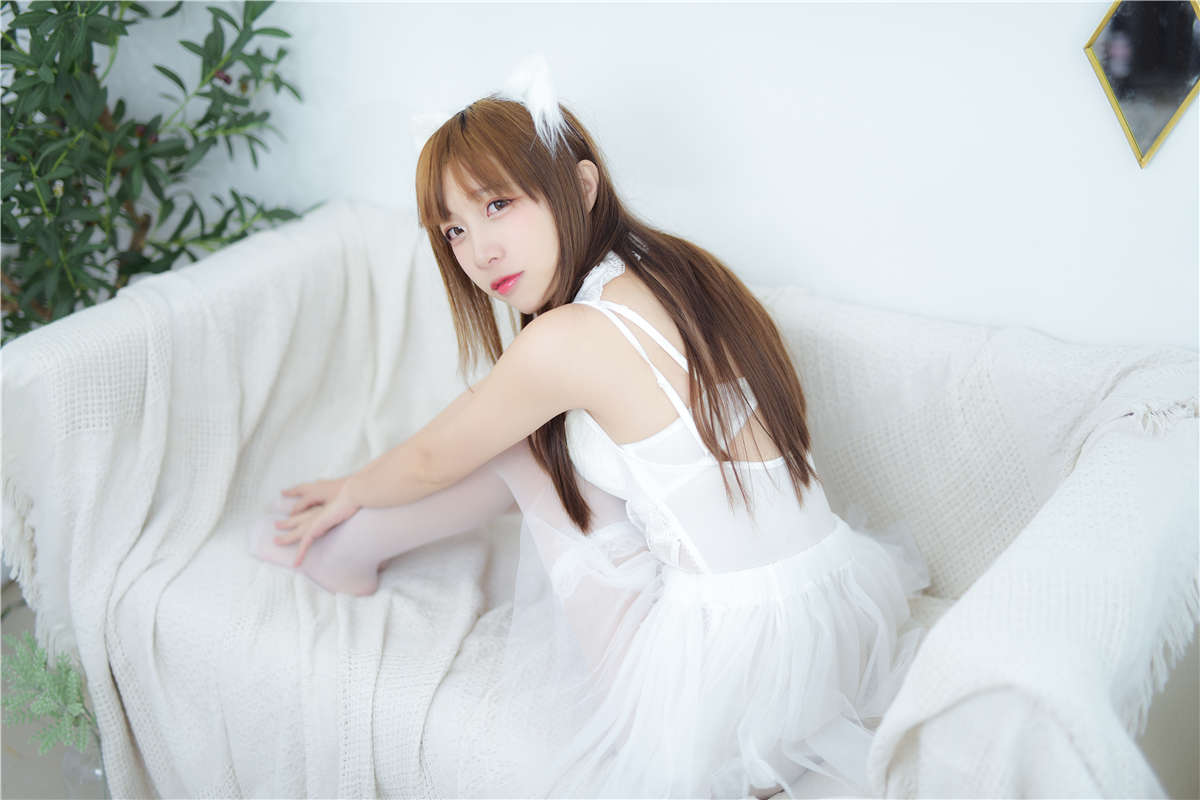 高产型Coser-二佐Nisa  私房白婚纱-日更街拍