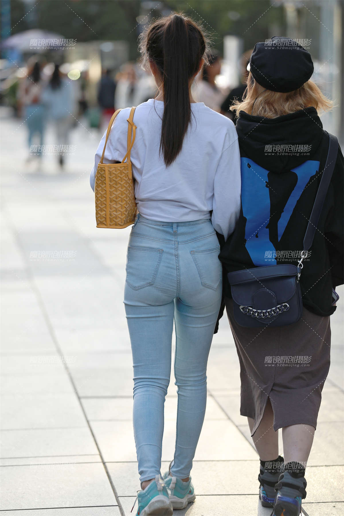 图片[2]-【玻璃赛帖】甜美牛仔裤学生妹-日更街拍