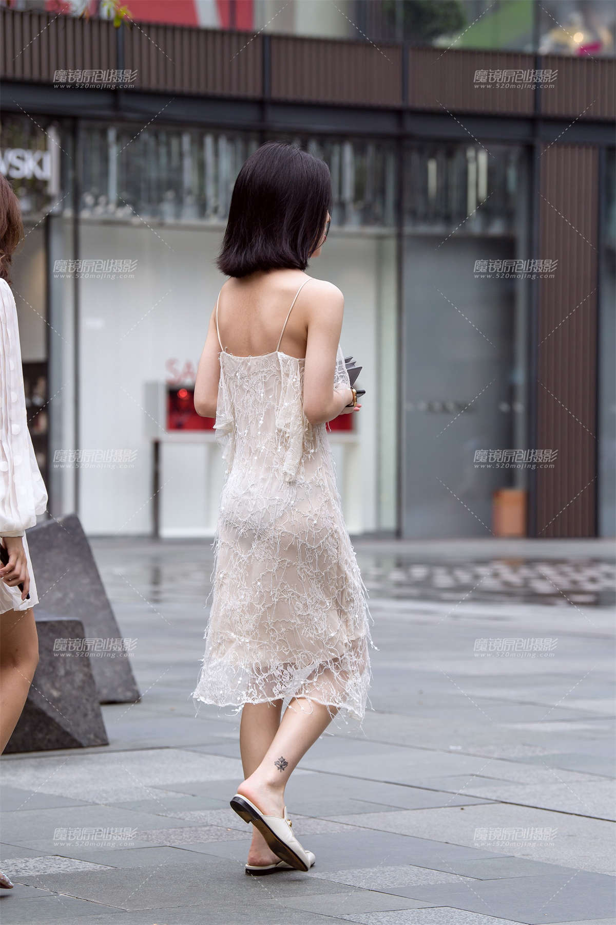 图片[2]-性感小吊带白裙美女!-日更街拍