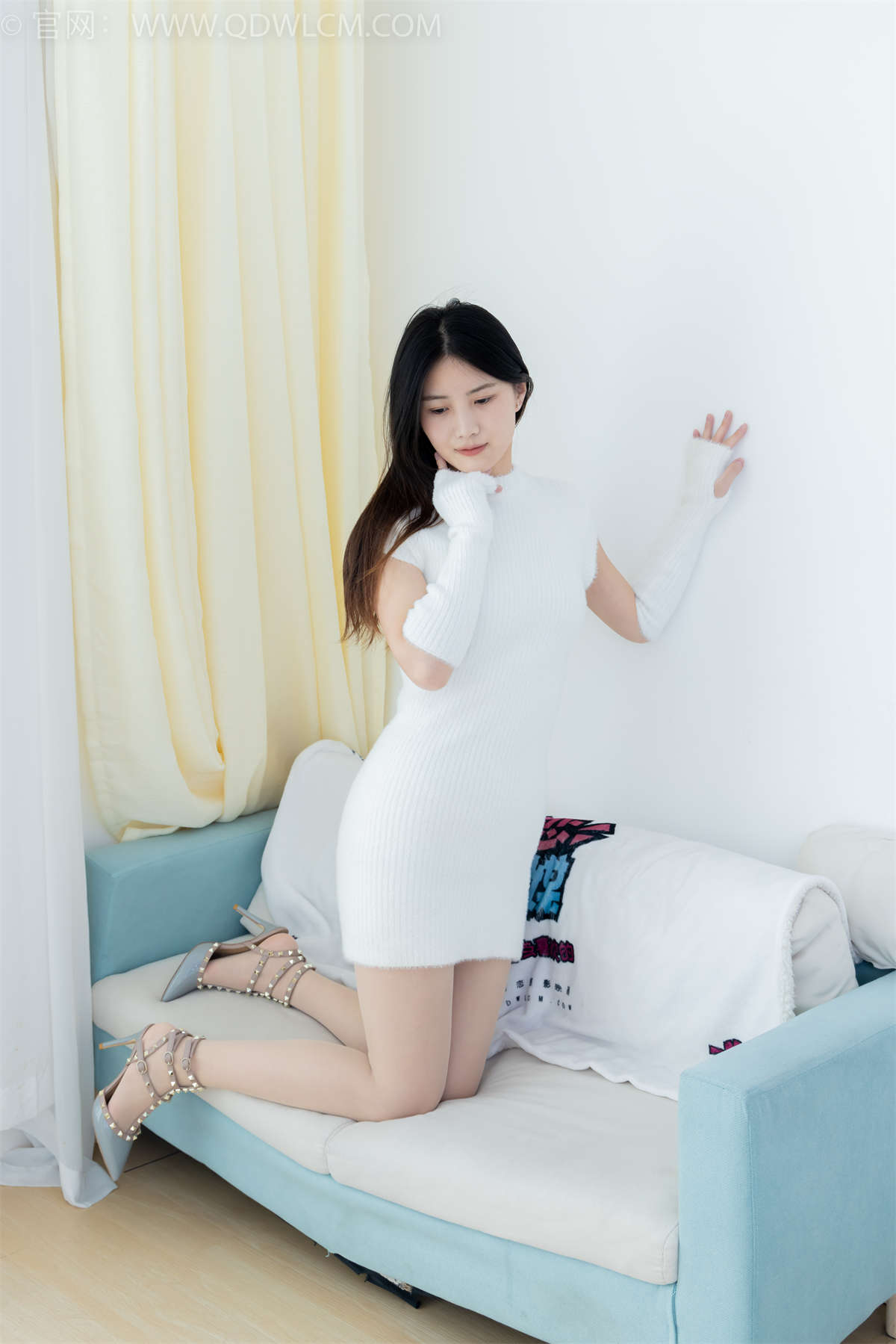 物恋传媒 NO.2214 铃铛-发如雪-日更街拍