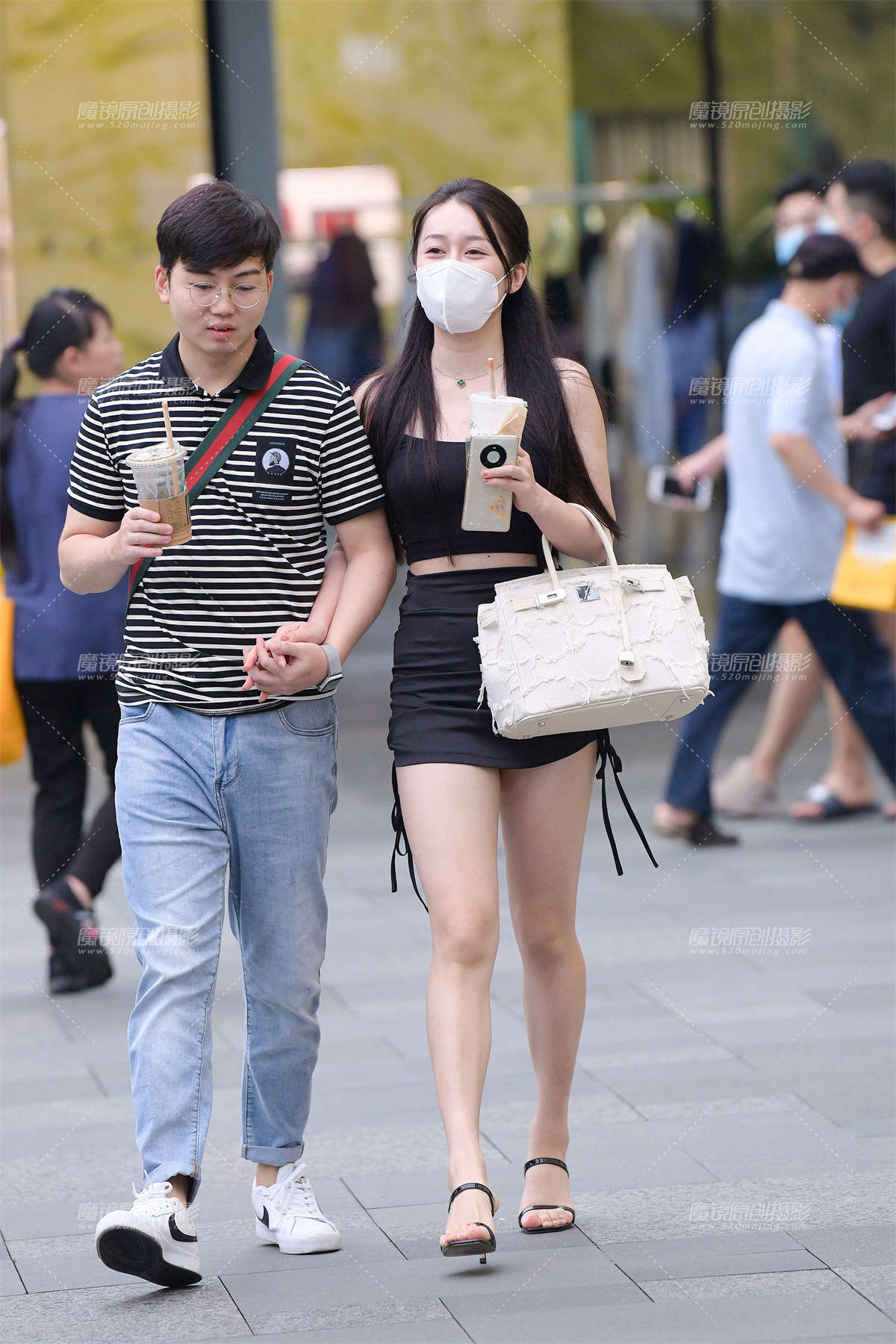 白皙大白腿女友-日更街拍