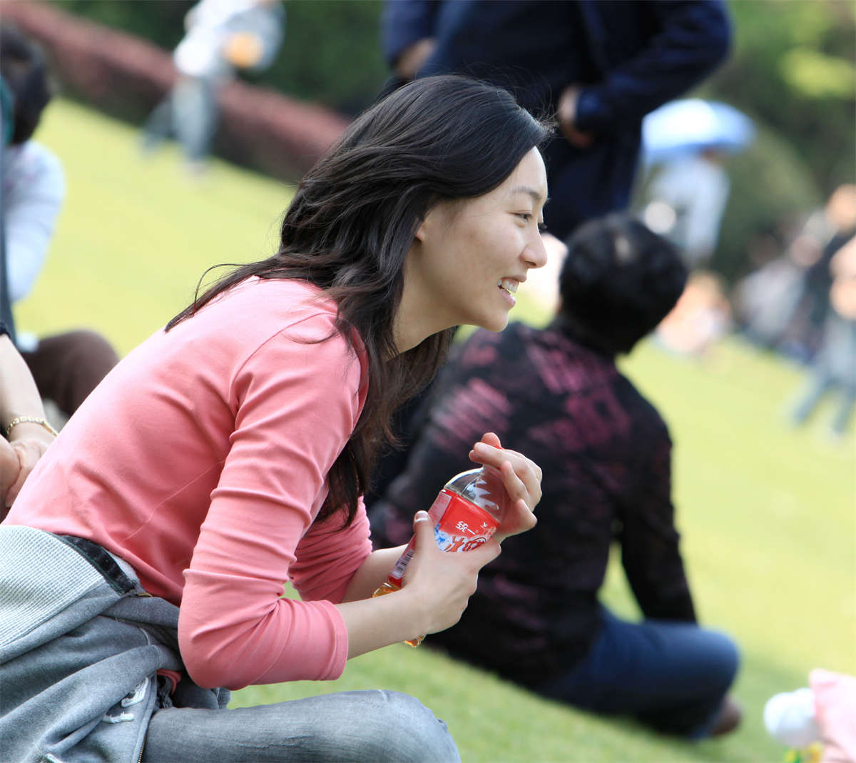 图片[2]-踏青公园街拍系列No.1285 明媚草地-日更街拍