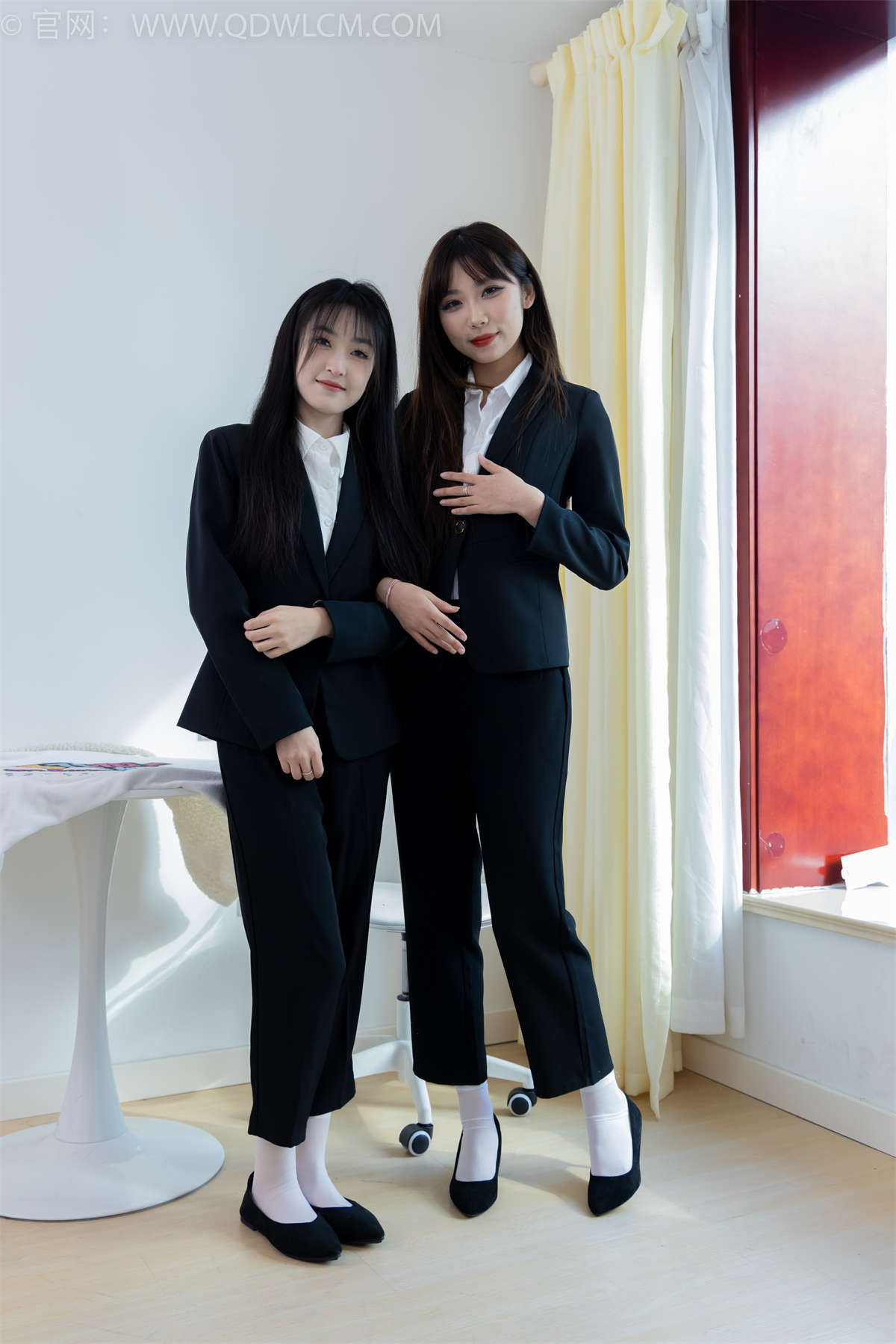 图片[2]-物恋传媒 NO.2216 泡泡&嘉木-手心的蔷薇-日更街拍