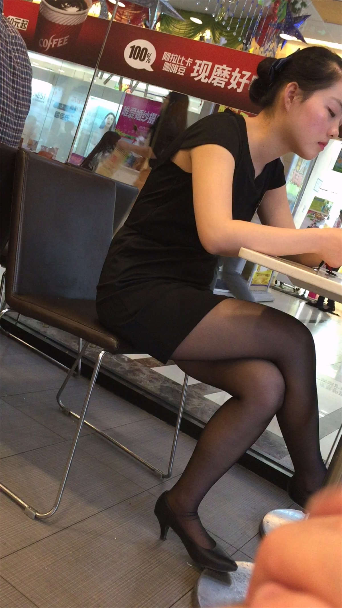 图片[2]-极品制服黑丝MM-日更街拍