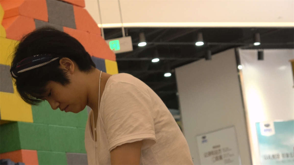 图片[2]-游乐场的肉丝美女-日更街拍