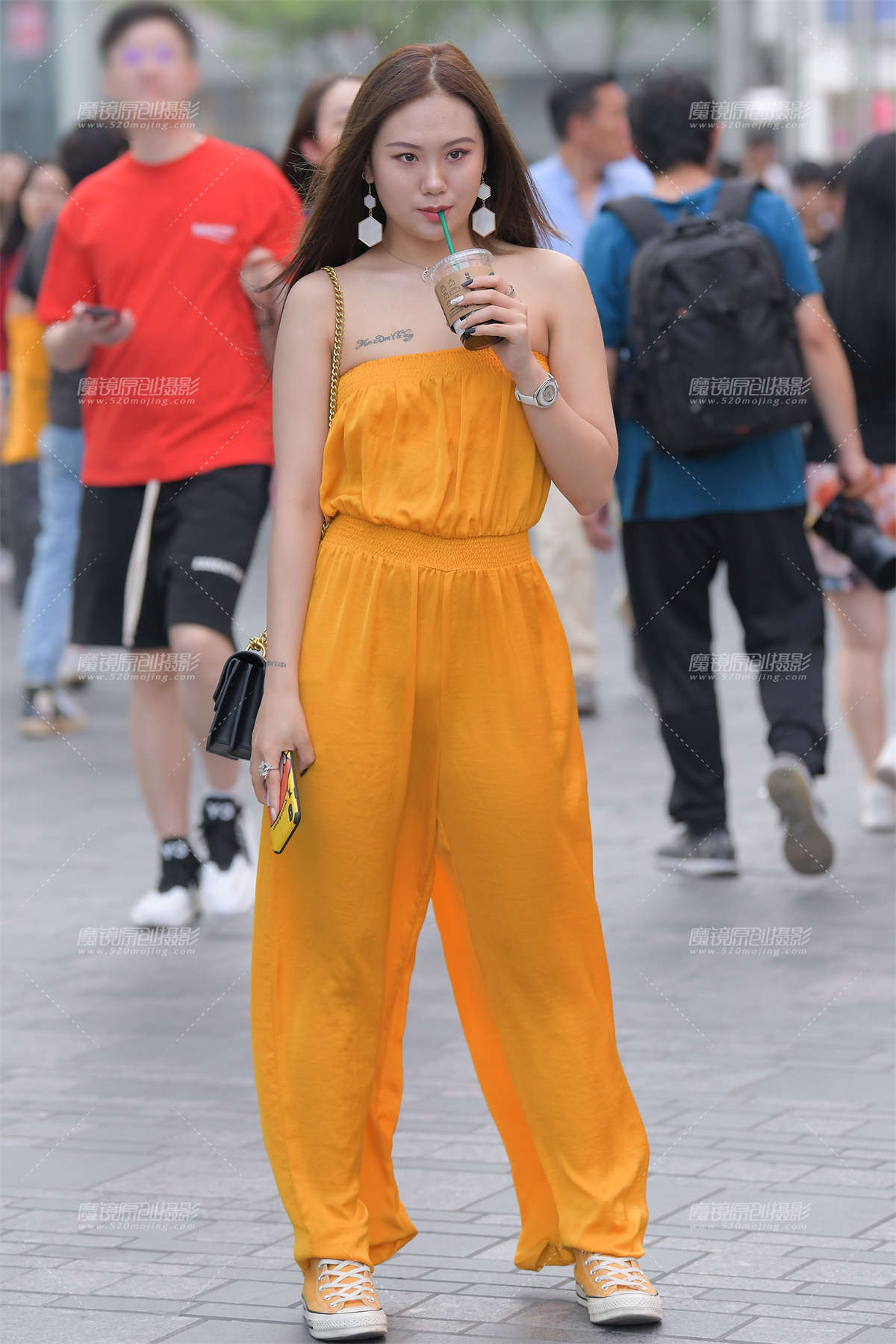 【红石赛贴】性感连体裤美女-日更街拍