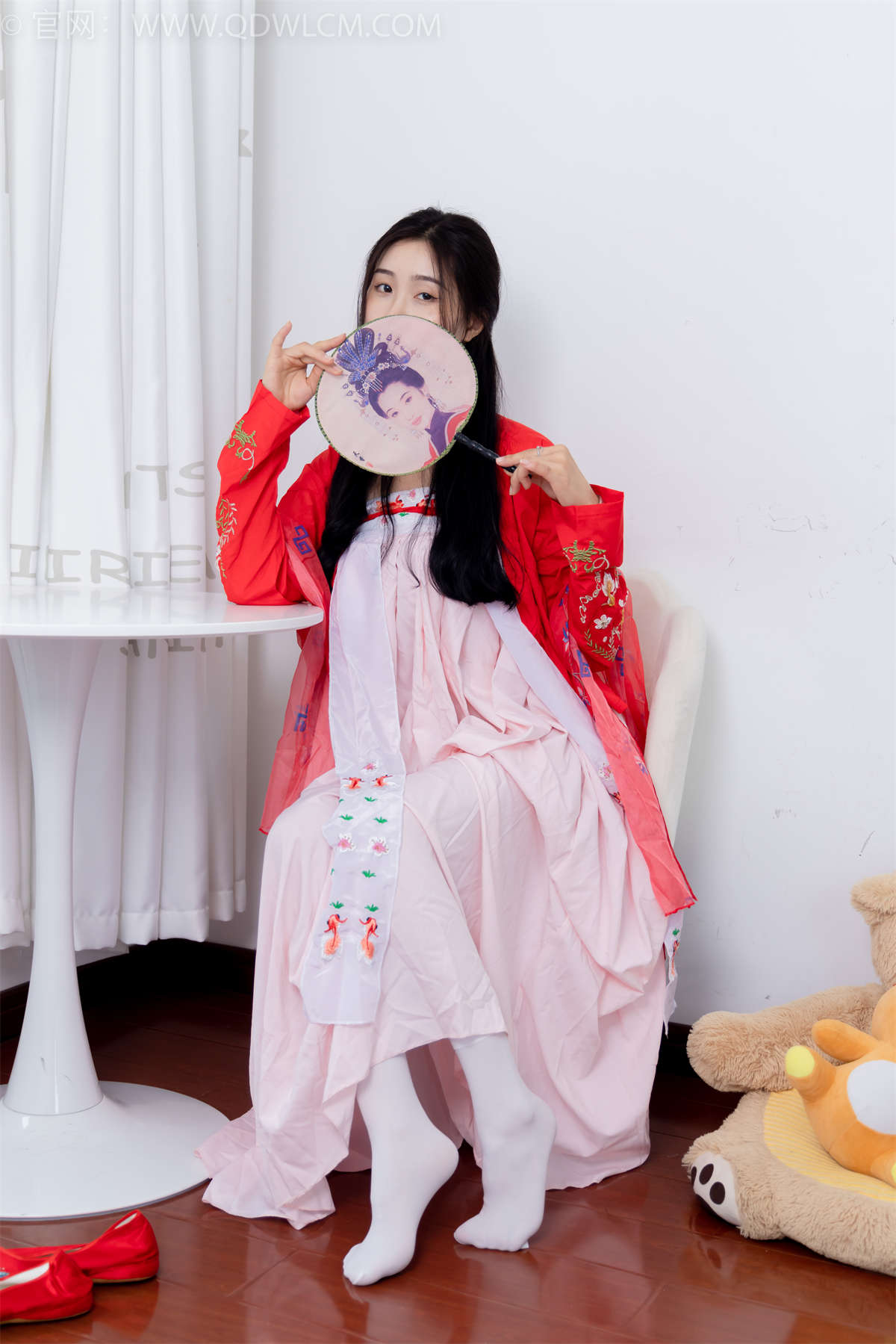 物恋传媒 NO.1872 绒绒-红衣飘飘-日更街拍