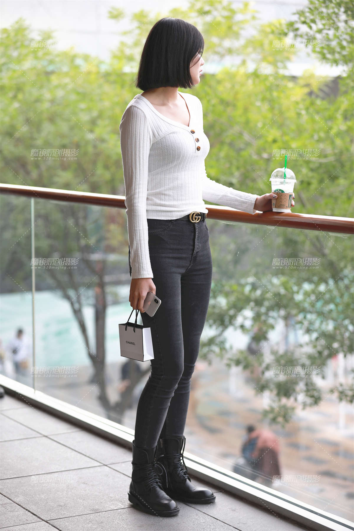 【玻璃赛帖】知性美女-日更街拍