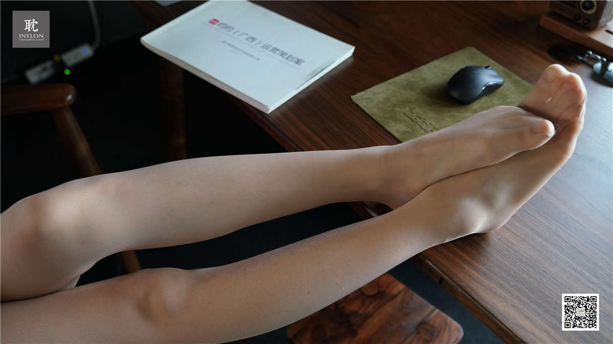 IESS异思趣向 普惠集194 小婕 小婕的丝小品-日更街拍