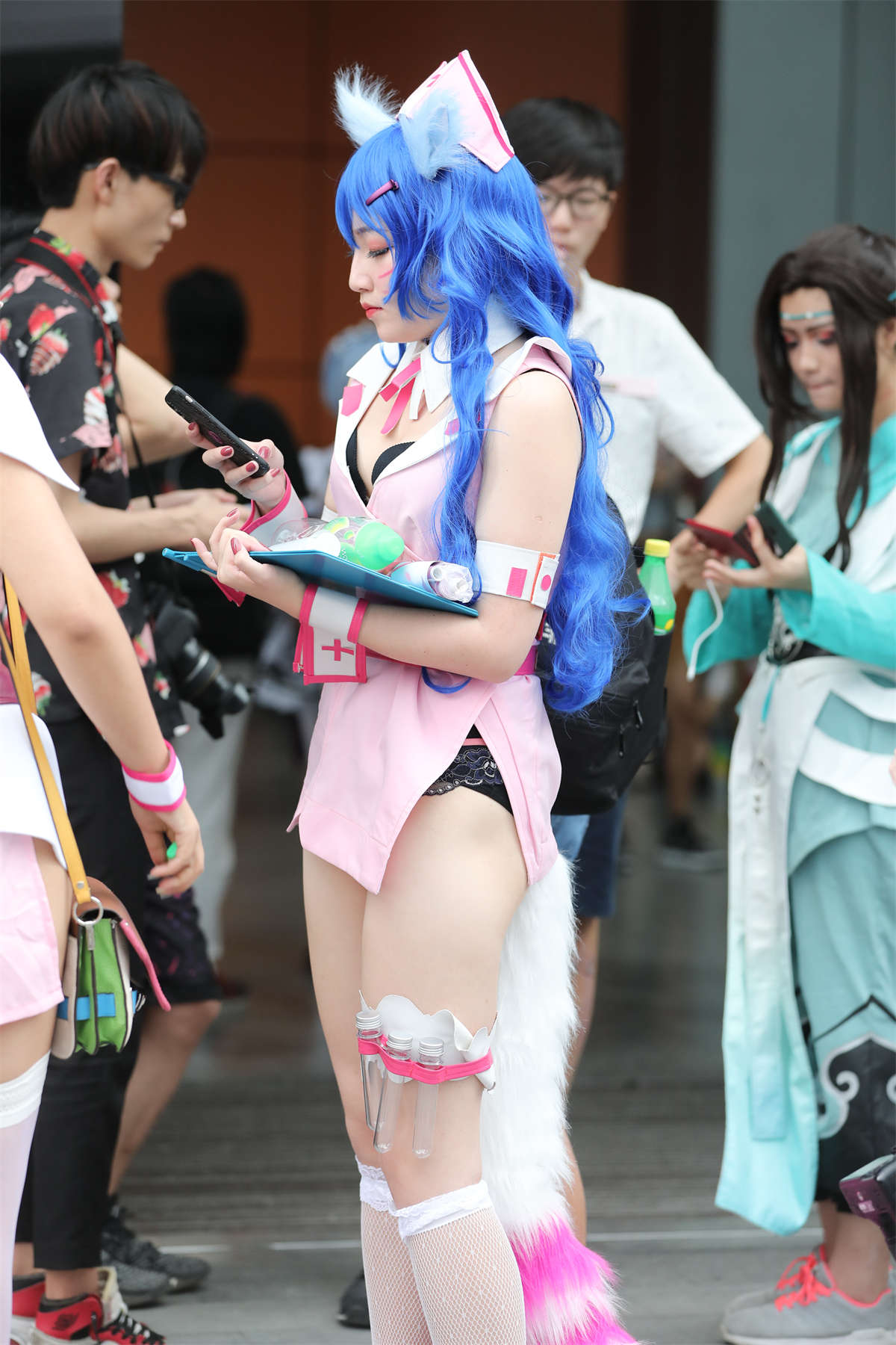 性感女护士-日更街拍