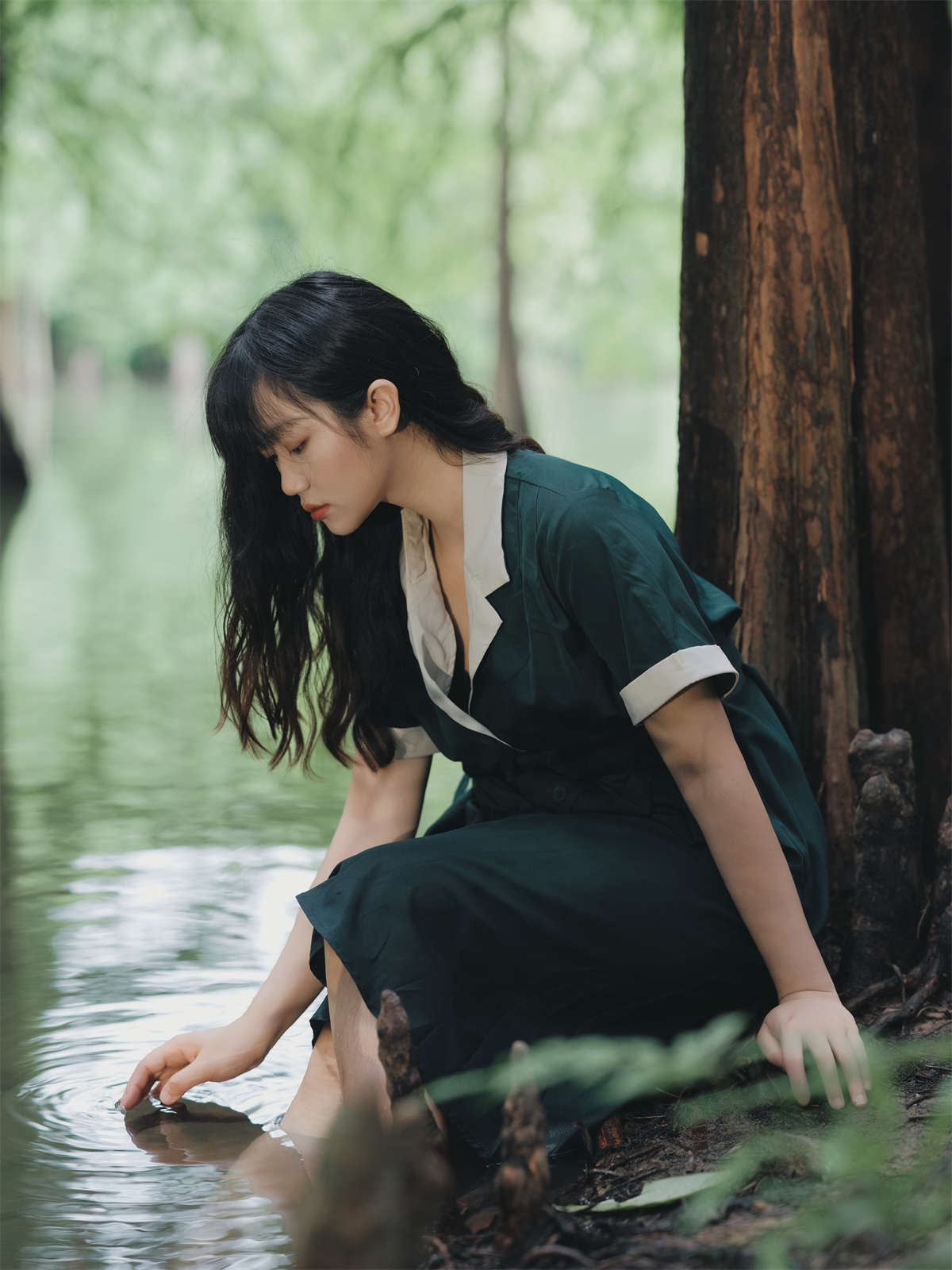 YITUYU艺图语 2023.07.18 孤独的湖 宇宙无敌超级女孩-日更街拍