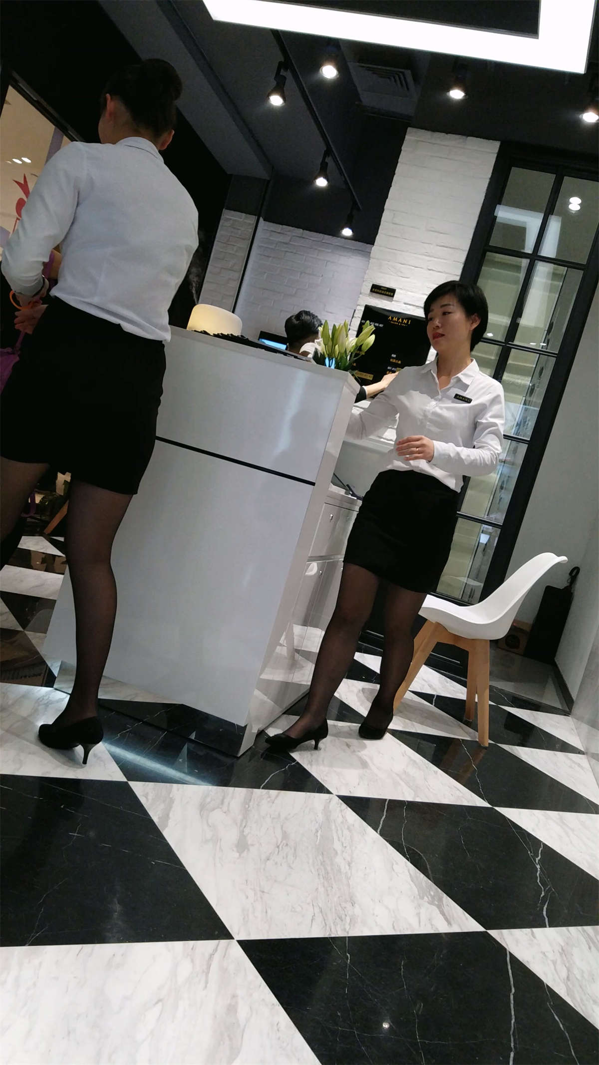 图片[2]-职业装OL黑色包臀裙黑色高跟性感-日更街拍