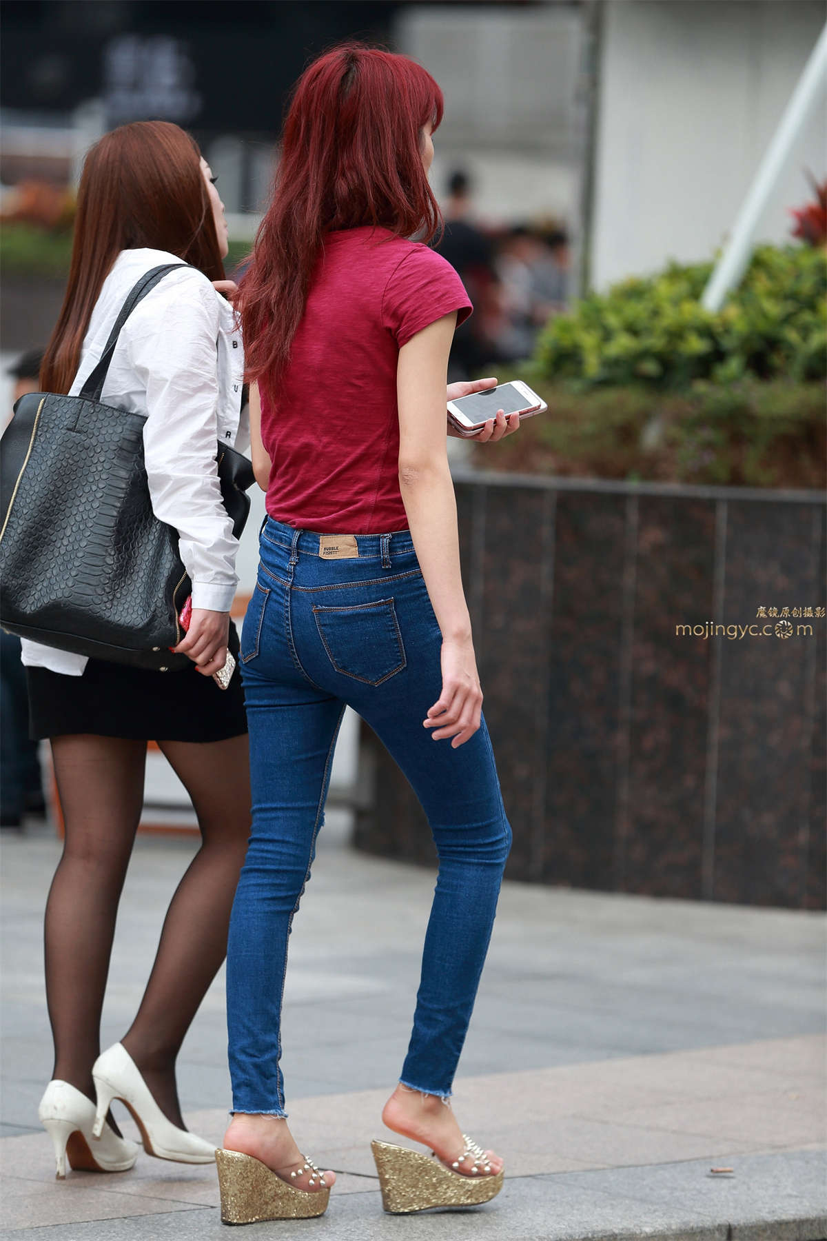 紧身牛仔裤，厚底凉拖（9）-日更街拍