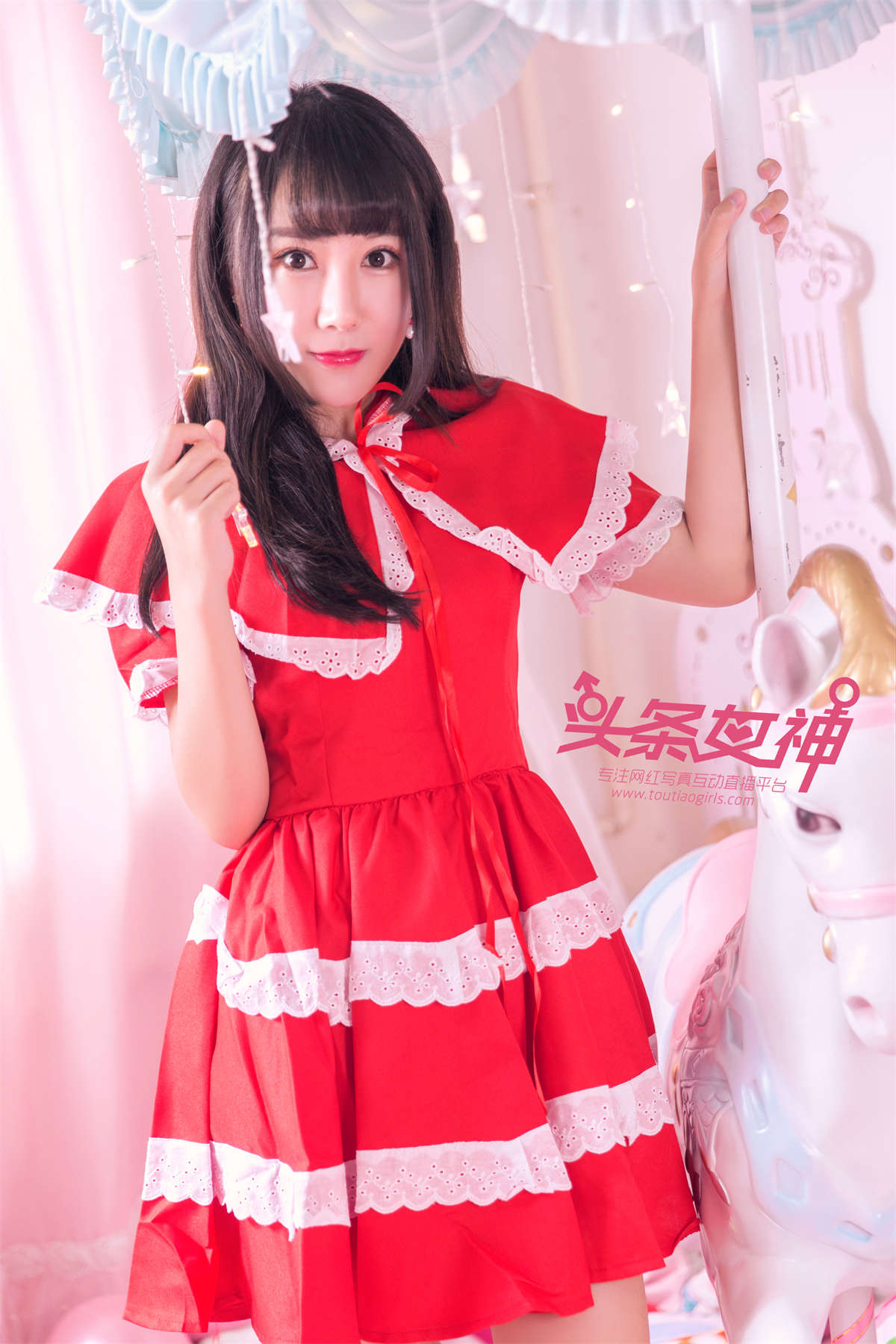 TouTiao头条女神 2017.09.18 笑笑 旋转木马插图1