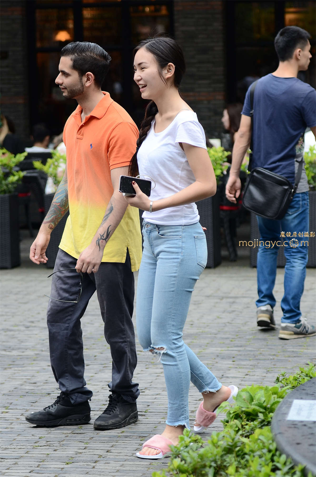 【验证街拍大赛NO.2】神摄手参赛49 白衫，浅色紧牛-日更街拍