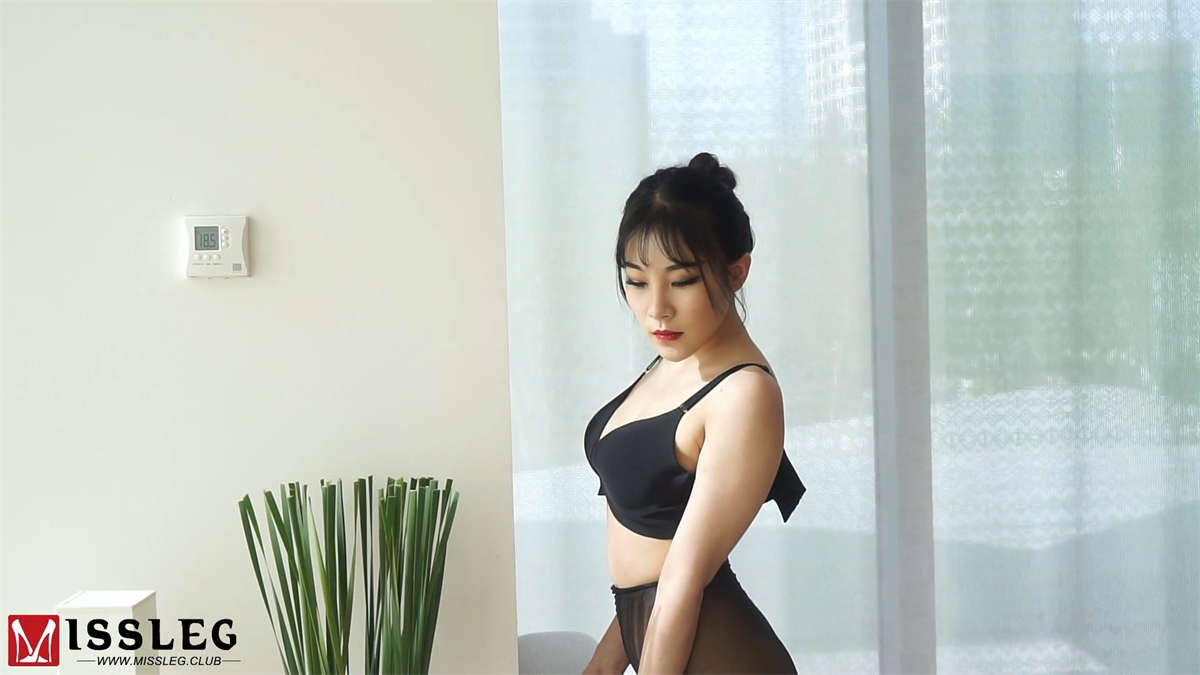 MISSLEG蜜丝 钻石版视频 VF024 团团 爬行OL-日更街拍