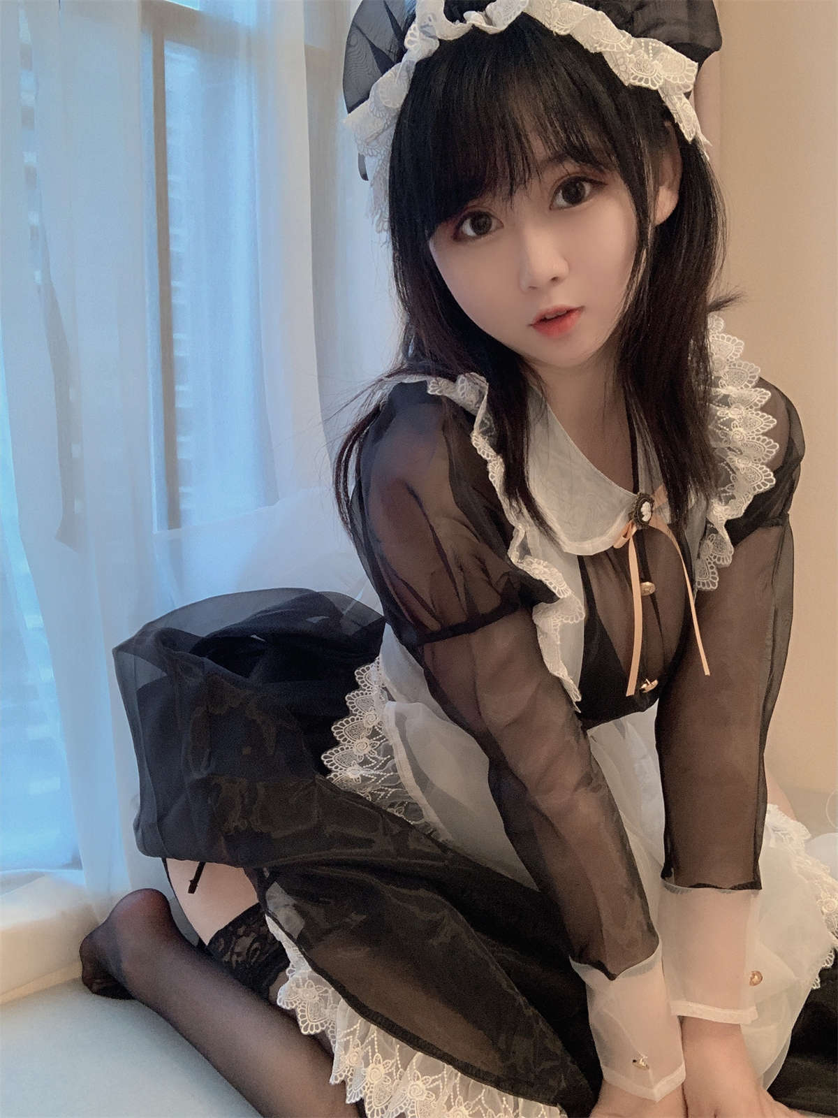 是依酱呀No.11 黑丝女仆-日更街拍
