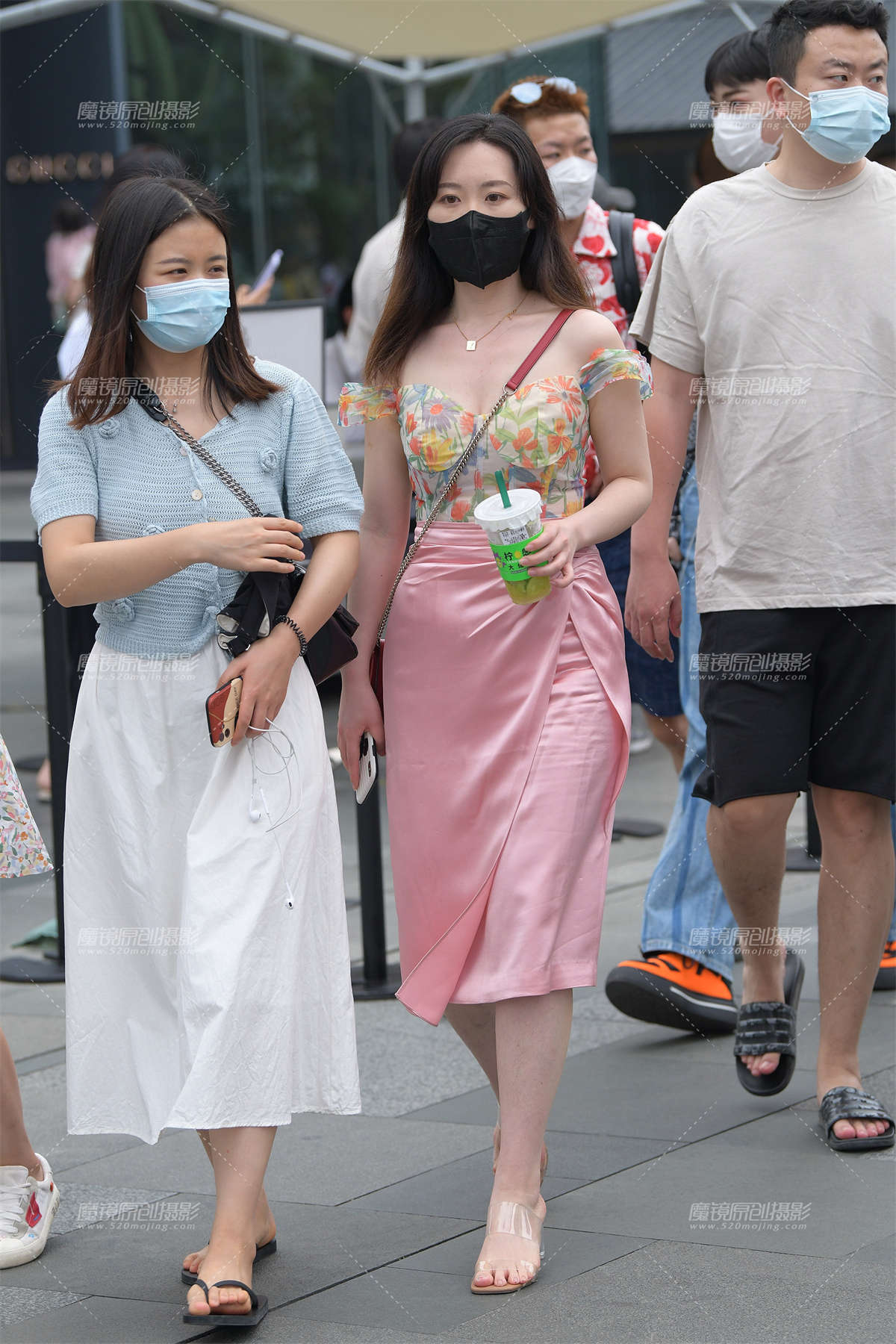 一字肩小姐姐-日更街拍