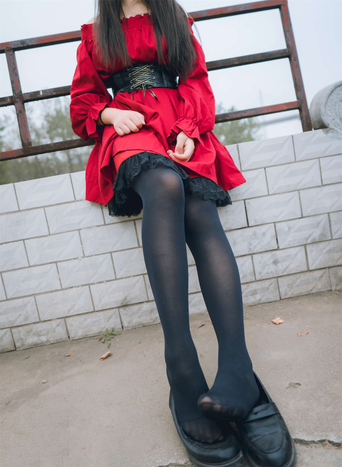 图片[2]-喵糖映画 VOL.453 红与黑-日更街拍