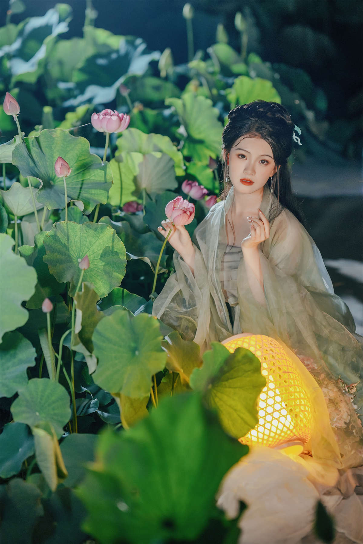 YITUYU艺图语 2023.07.18 仲夏荷塘夜 悦璃插图1