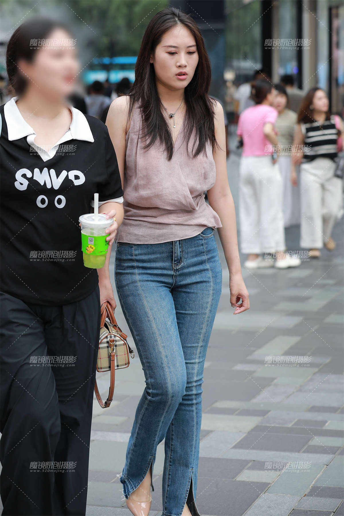 图片[2]-丰润高跟牛仔裤-日更街拍