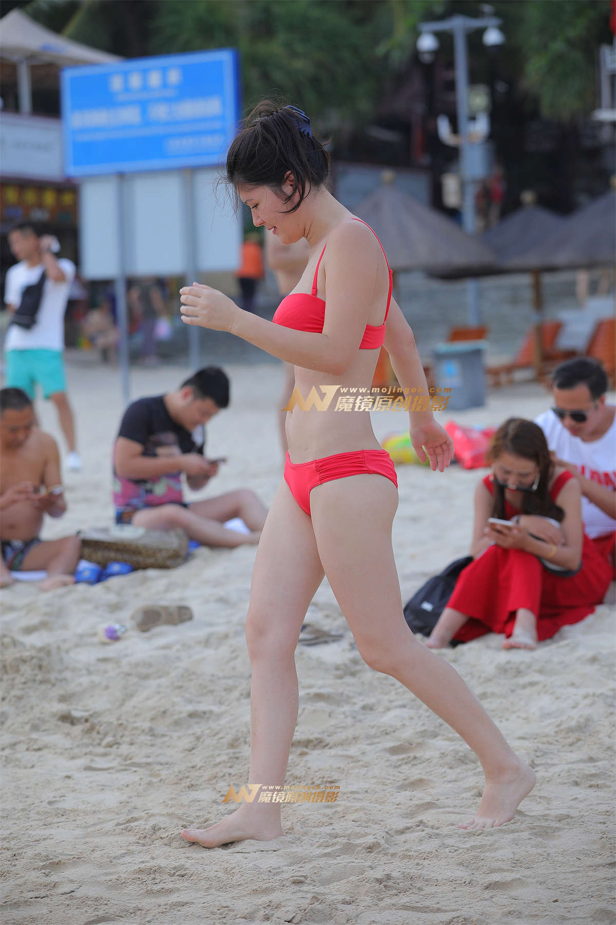 【视觉冲击赛贴】三点式泳装，性感少妇-日更街拍