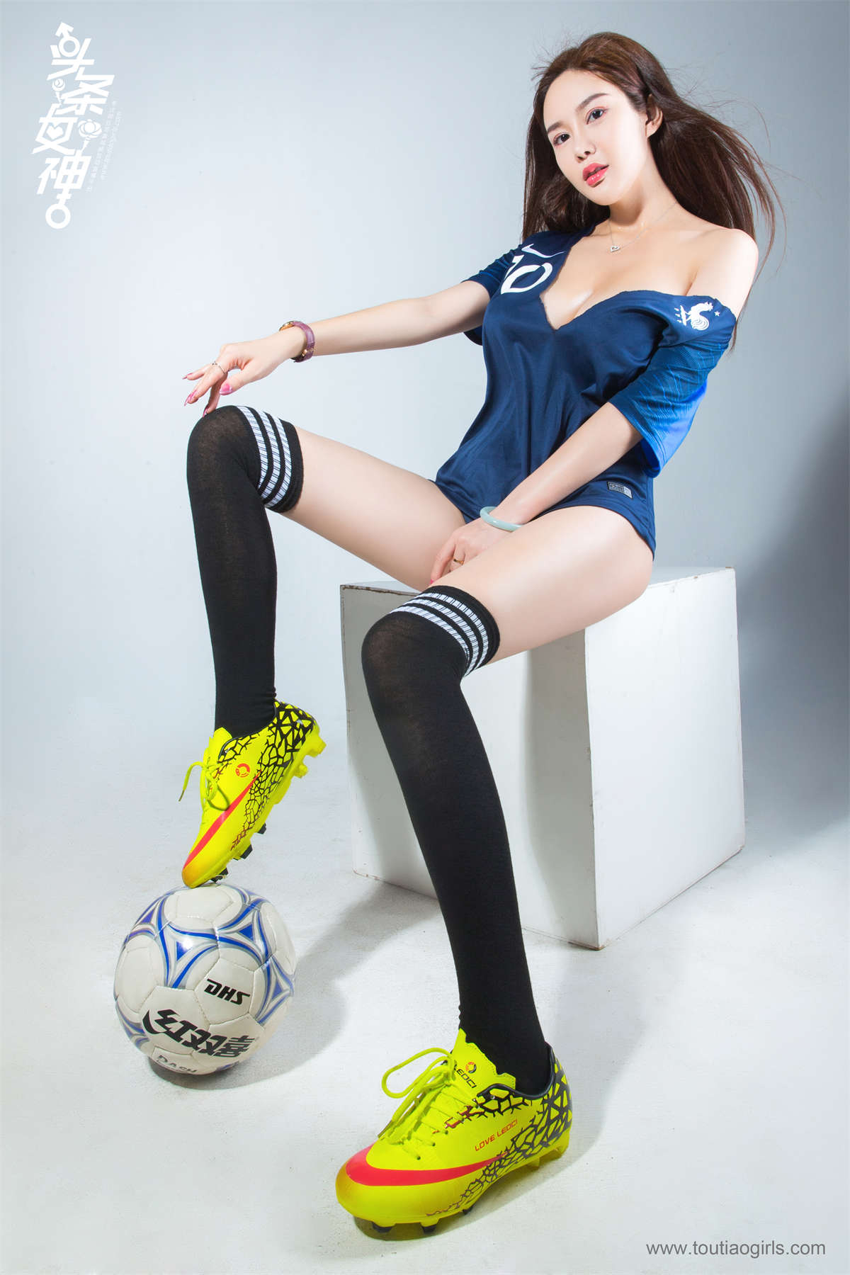 TouTiao头条女神 2018.07.15 易阳 女神预测世界杯-日更街拍