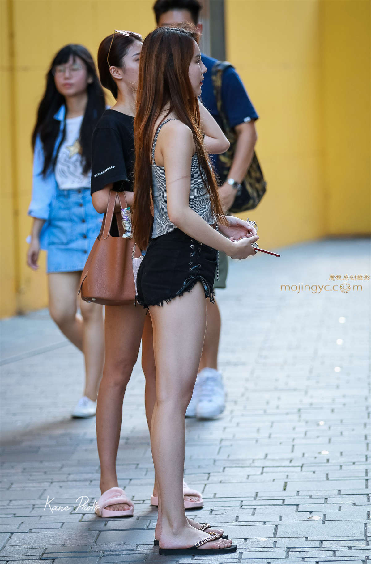 清新脱俗的校园美女-日更街拍