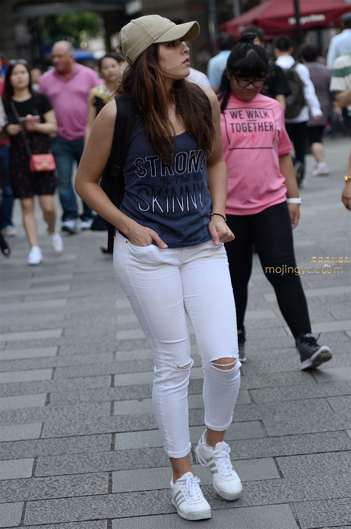 【验证街拍大赛NO.3】神摄手赛01 紧身白裤-日更街拍