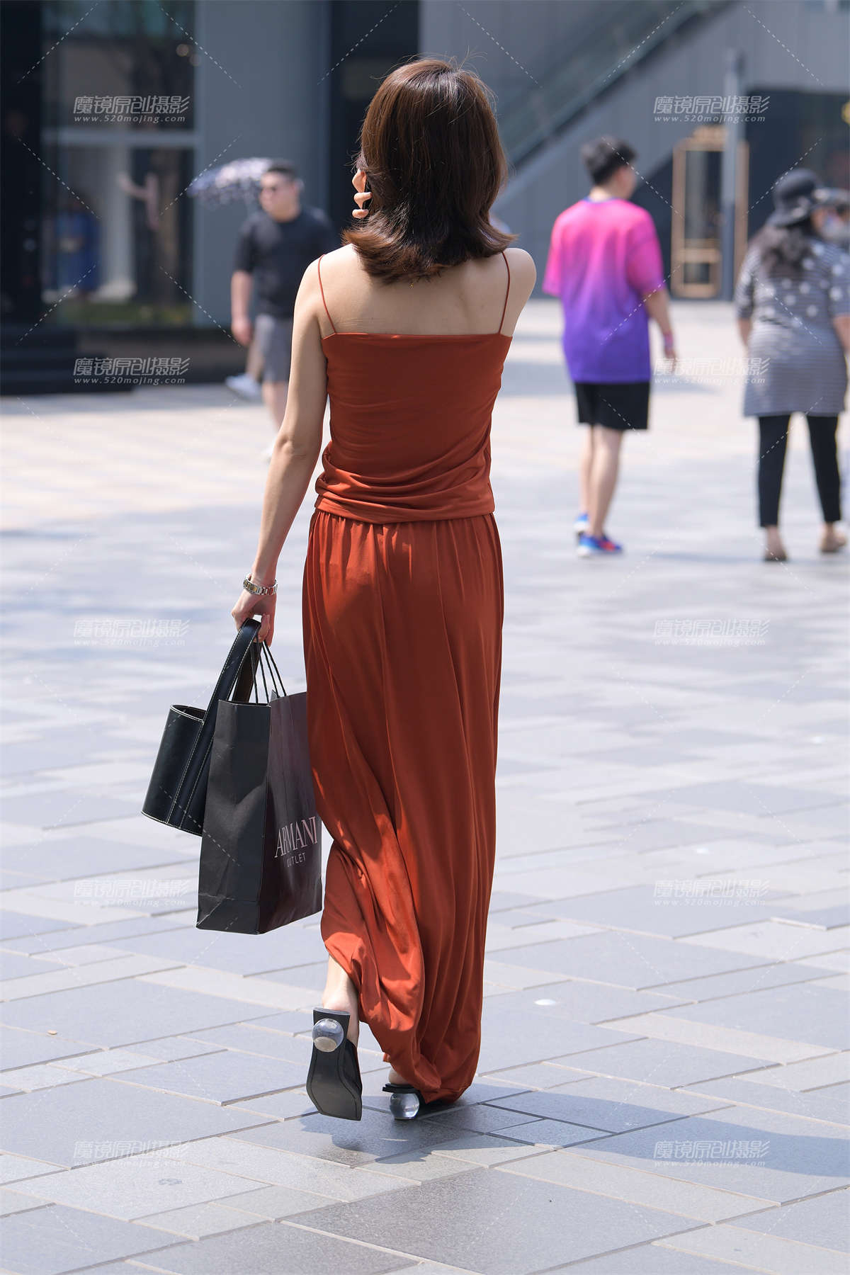 图片[2]-【红石赛贴】性感长裙美女-日更街拍