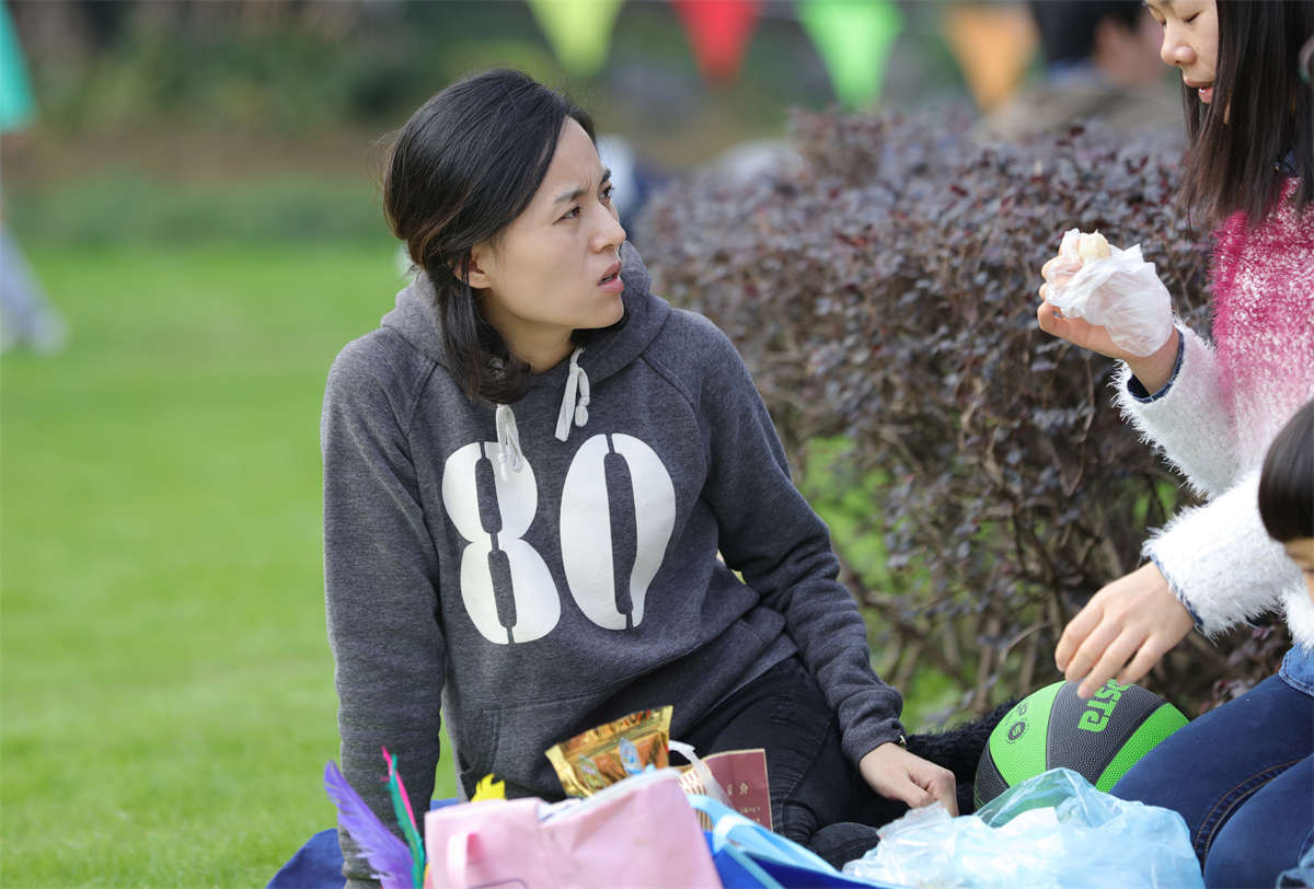 图片[2]-踏青公园街拍系列No.1101 街拍黑丝美足的完美之作 第1套-日更街拍