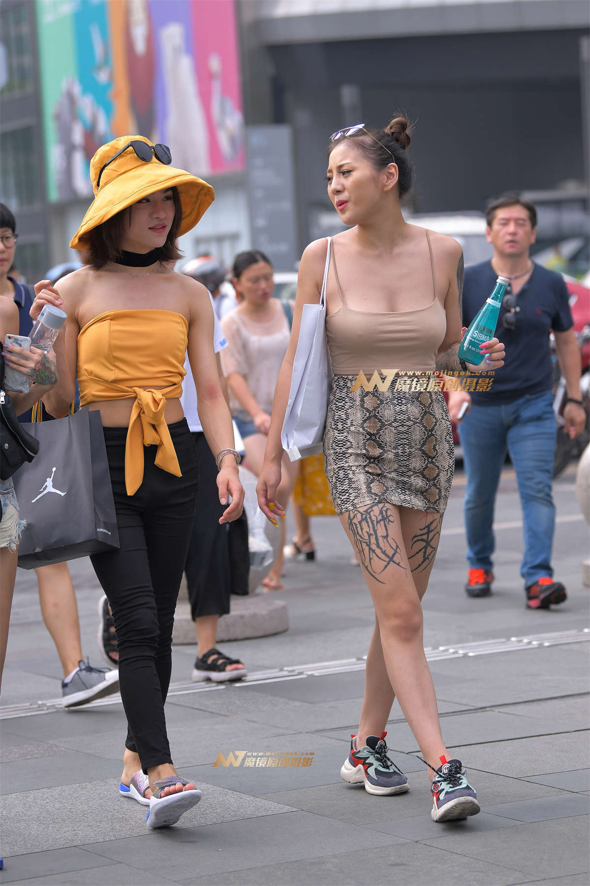 【街拍之魂赛帖】野性的美人蛇-日更街拍