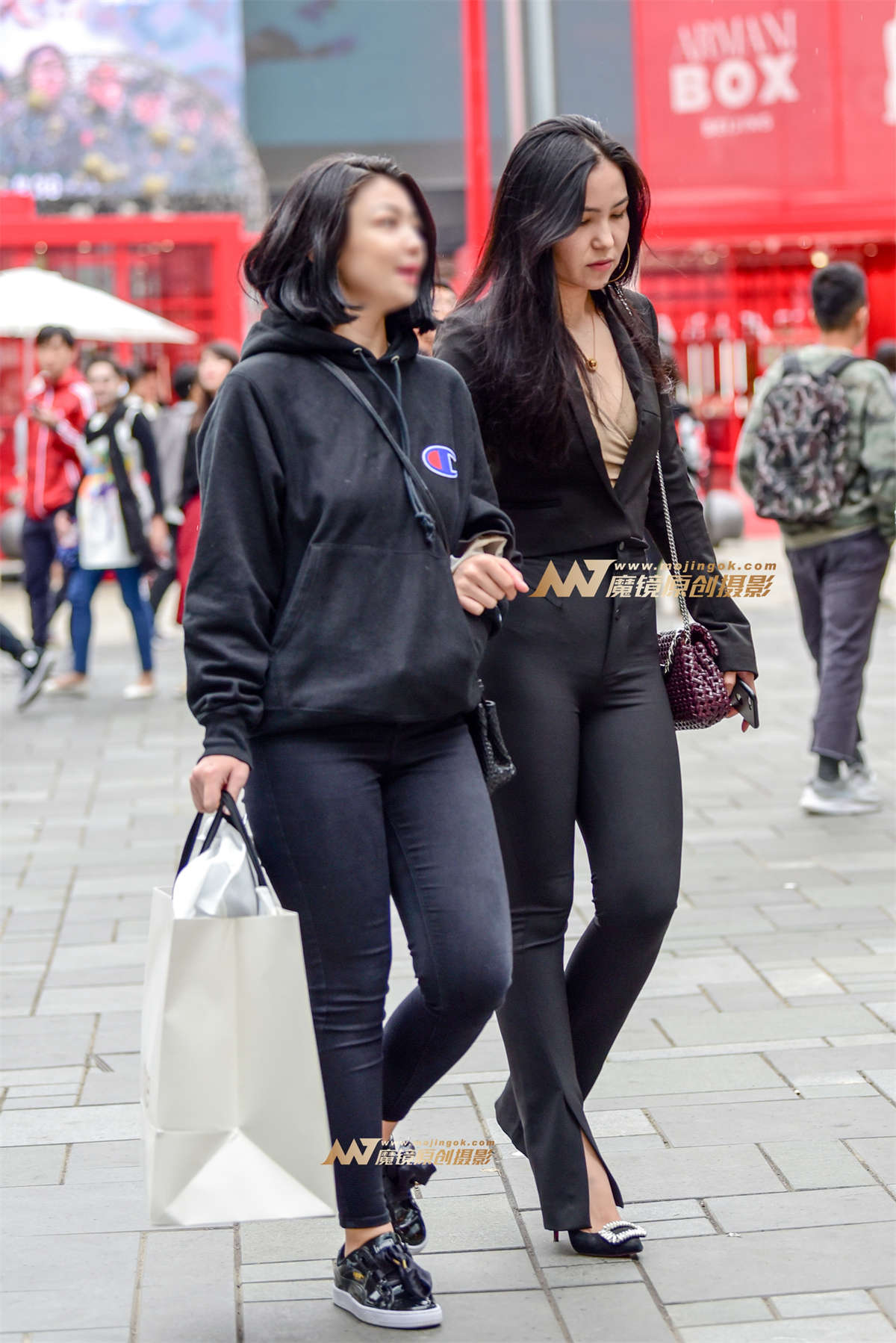 性感T裤少妇-日更街拍