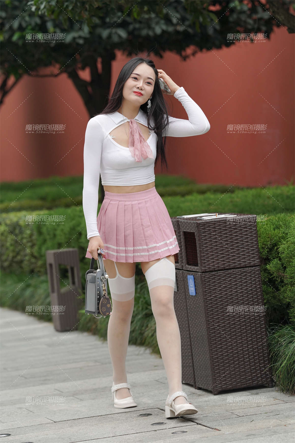 喜欢吊带袜吗-日更街拍