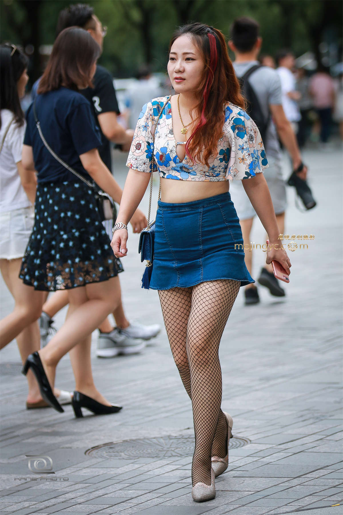 肉欲丰满的性感网袜-日更街拍