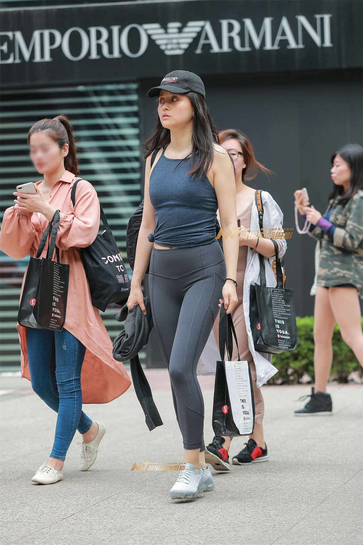 【街拍之魂赛帖】B82、性感美裤，健身归来-日更街拍