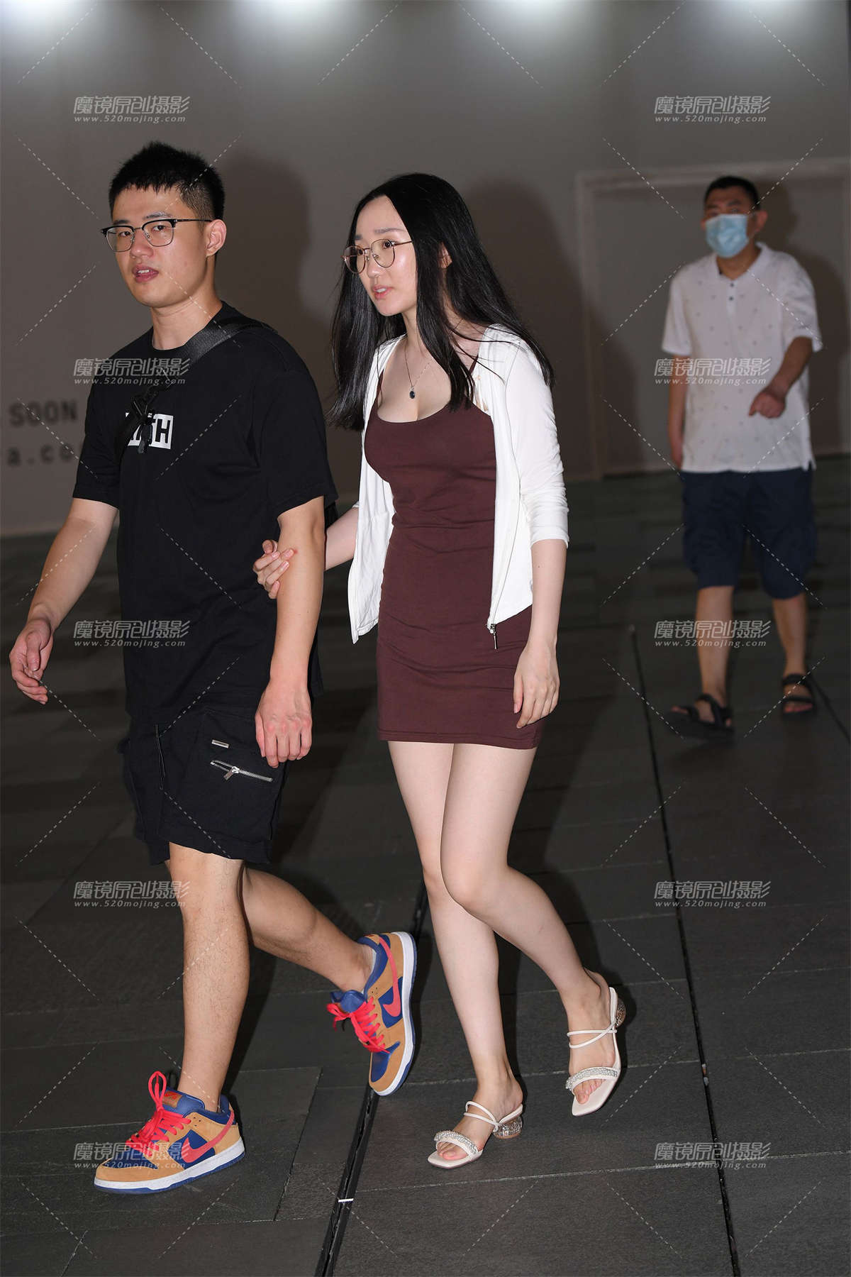 丰满的女友-日更街拍